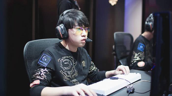 个人表现还 个人表现还